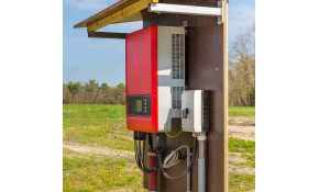 Optimiseurs vs micro-onduleurs les avantages des deux systèmes Optimiseurs vs micro-onduleurs les avantages des deux systèmes